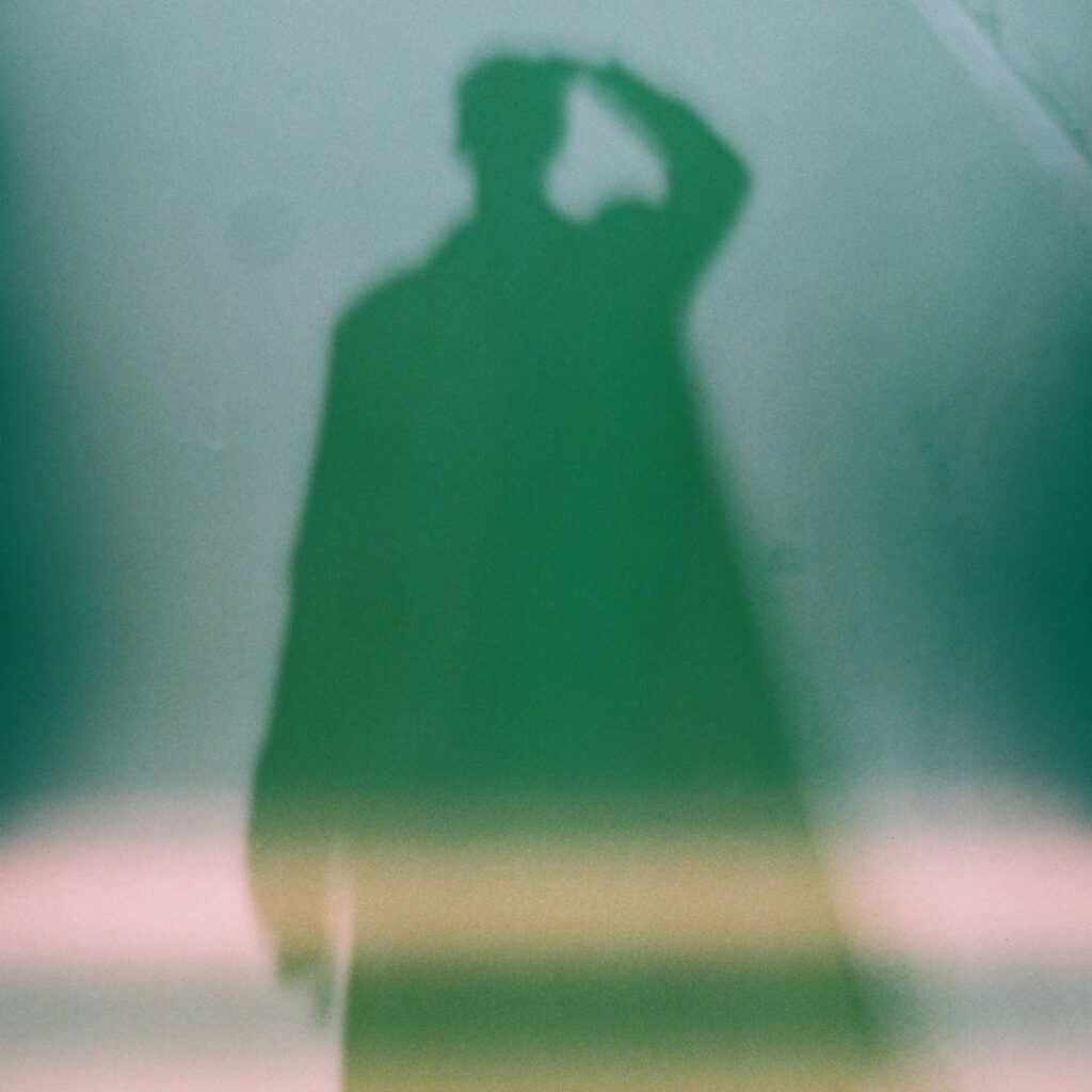 Kunyai delivers a hypnotic and exhilarating debut single with “Kiriyo” Driven by a chorus of African incantations and a warm, Deep Afro House groove, the Belgian producer