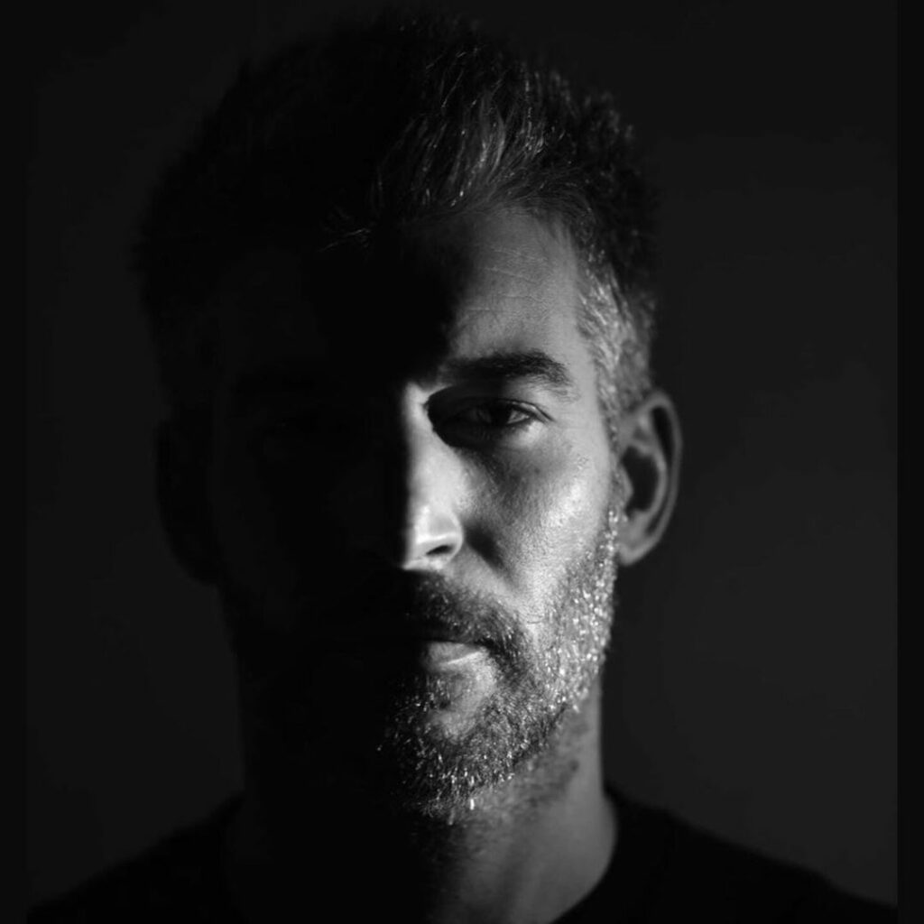 Monomotion - electronic house music producer from Paris